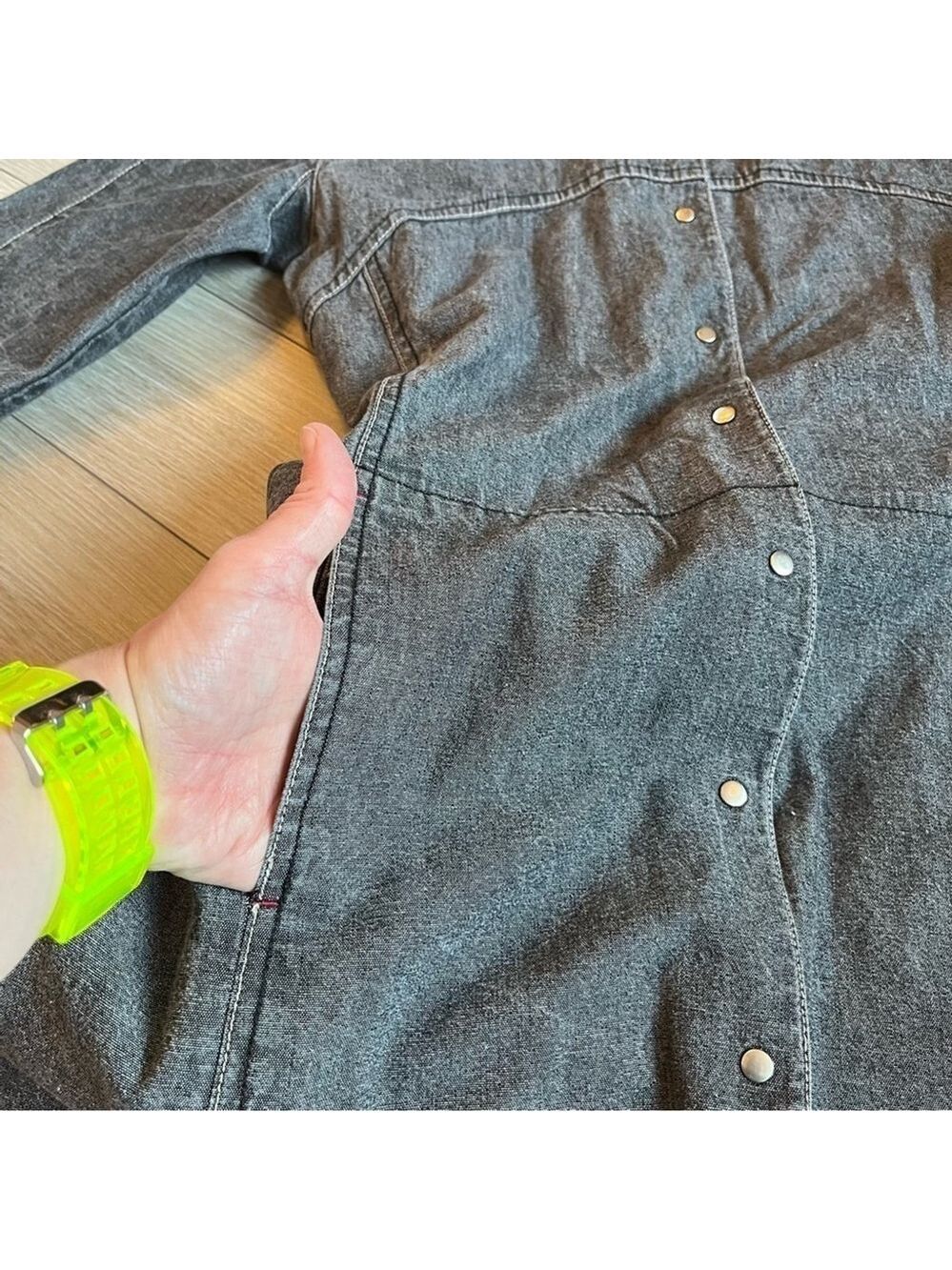 Midi Denim Shirt Dress Faded Black Jean Dress Red Trim Snap ButtonsTRISTAN Small - Picture 6 of 16